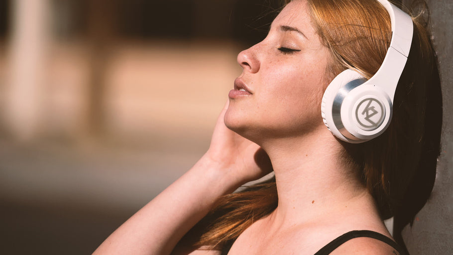 Finding the Best Fit: Over-Ear Headphones vs. On-Ear Headphones